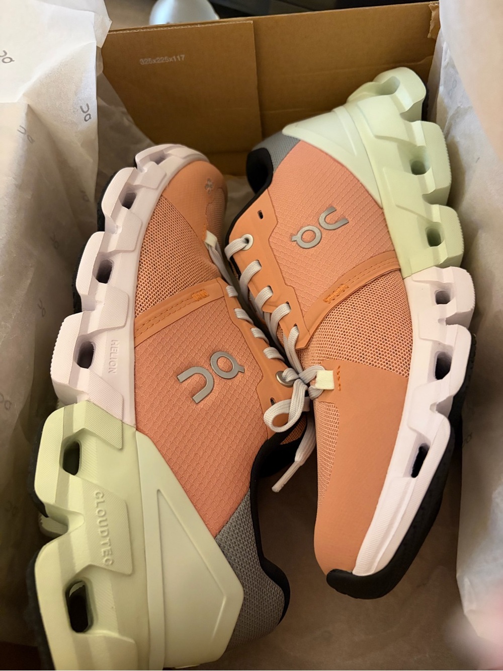 On cloud Cloudflyer4. Women’s 8.5 us